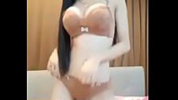 พริตตี้โป๊ 